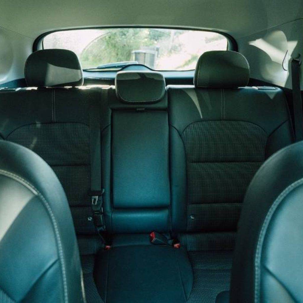 Consejos para limpiar la tapicería de tu coche